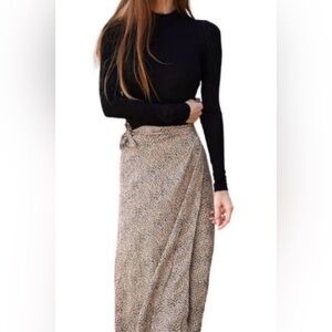 Leopard print wrap skirt - size large